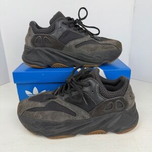 Adidas Yeezy Boost 700 Utility Black Gum Sole Mens 6 Women 7.5